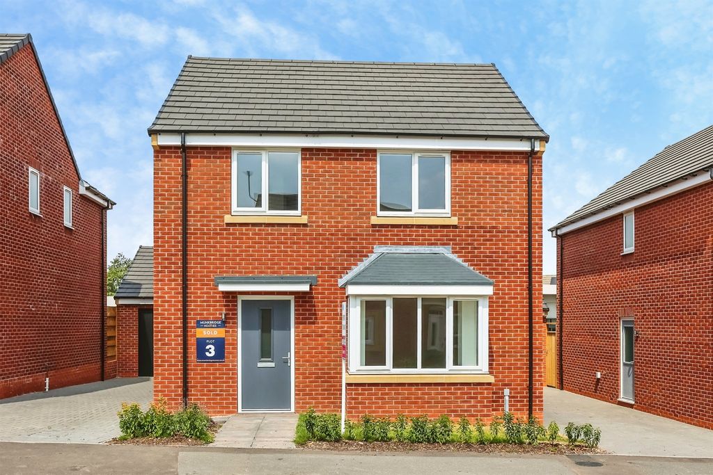 Property photo 2 of 19