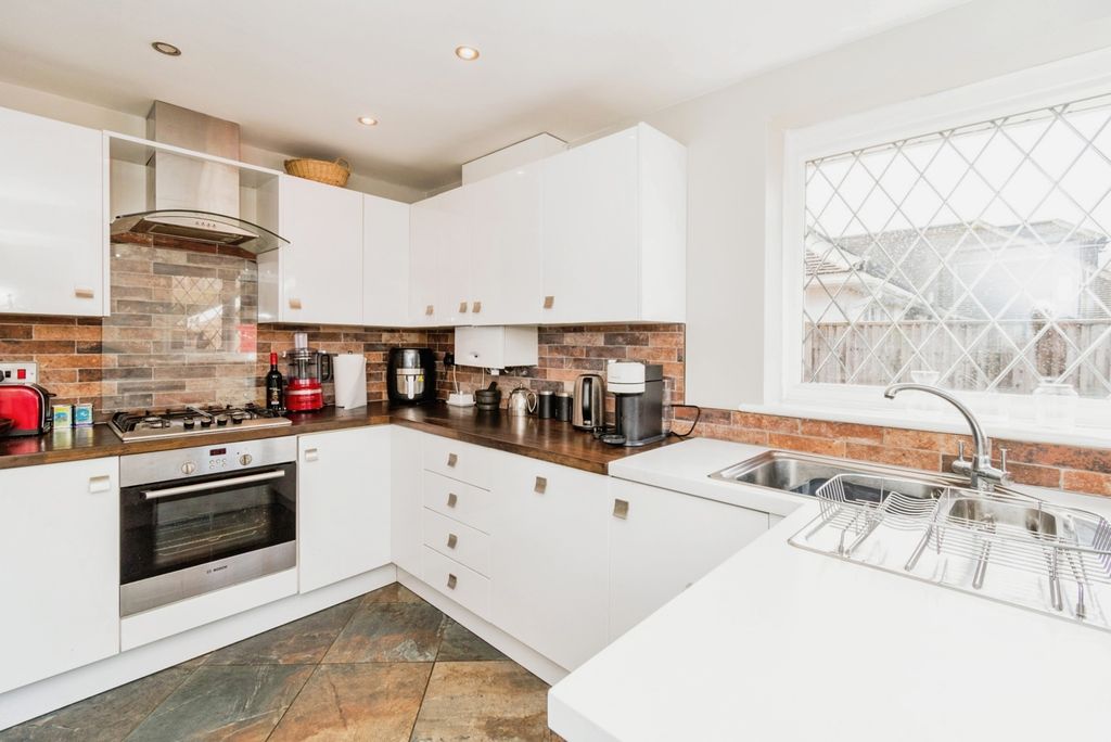 Property photo 3 of 20 Pbox-Img.Jpg