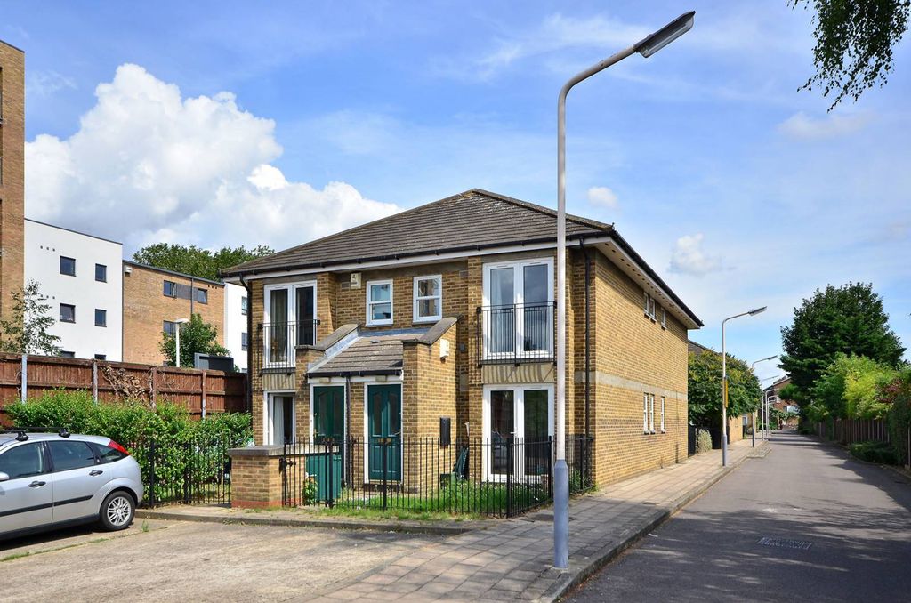 Property photo 2 of 8