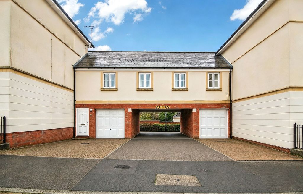 Property photo 1 of 9