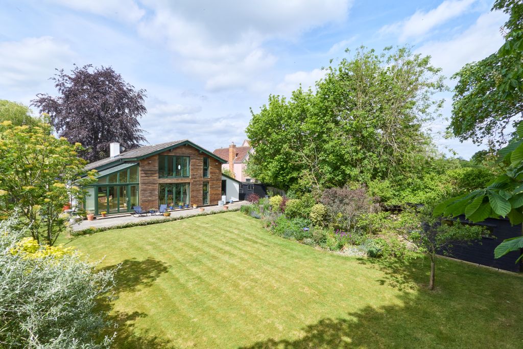 Property photo 1 of 28