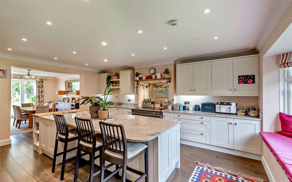 Property photo 3 of 18 Kitchen