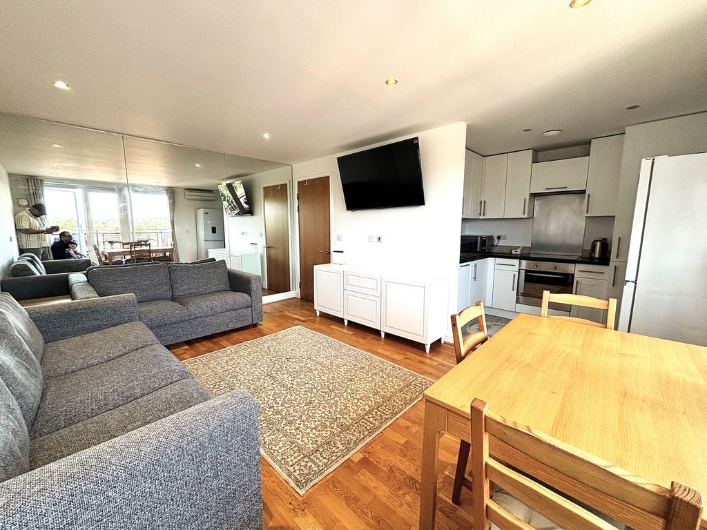 Property photo 3 of 12