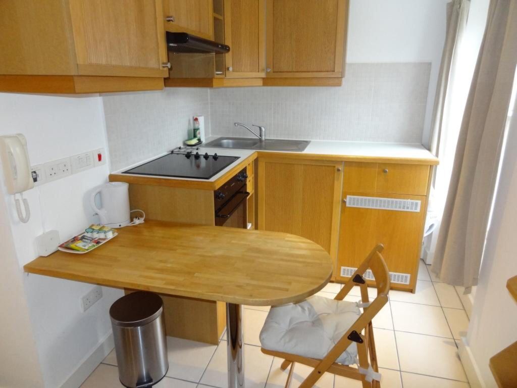 Property photo 2 of 7 Kitchen