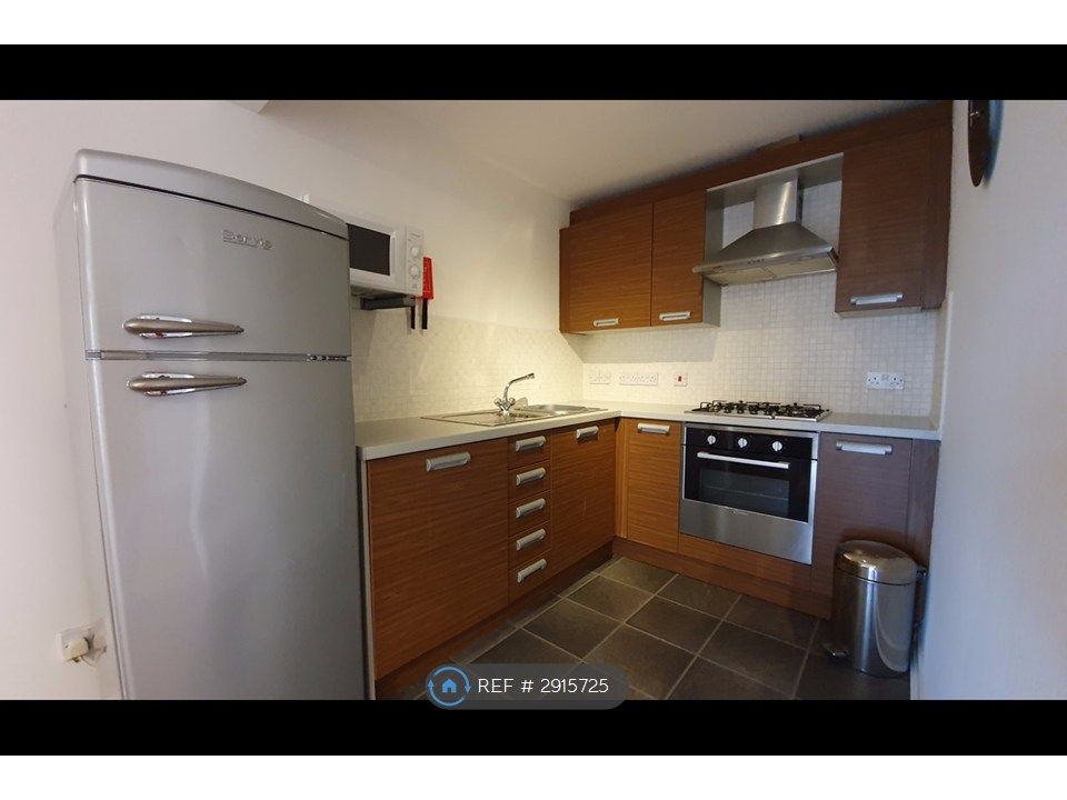 Property photo 2 of 8 Kitchen