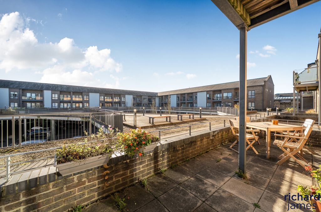 Property photo 1 of 11 Addb4B705Ad84957Bba9Dd021A8559B5