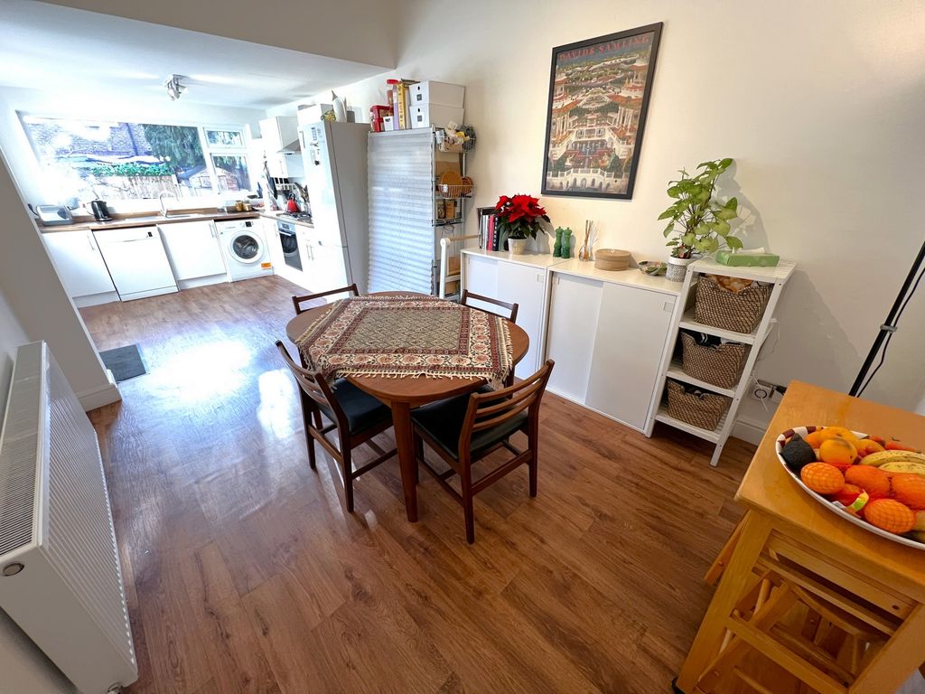 Property photo 3 of 19 Photo 6