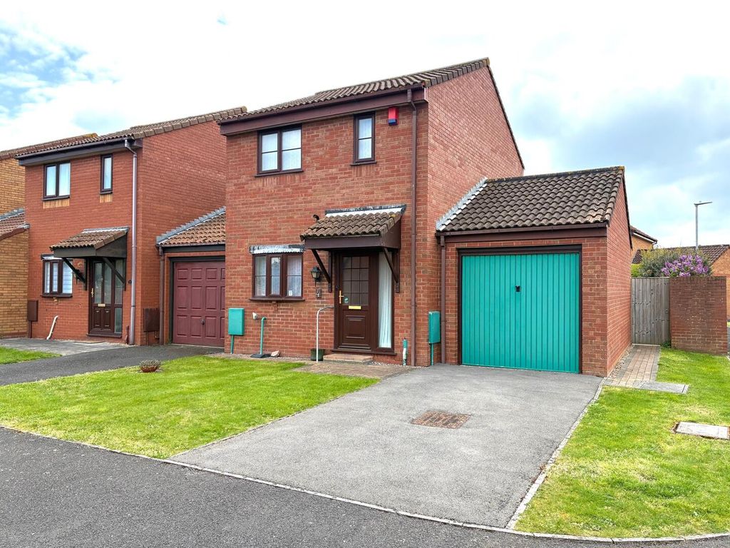 Property photo 1 of 18 Front (Exterior)