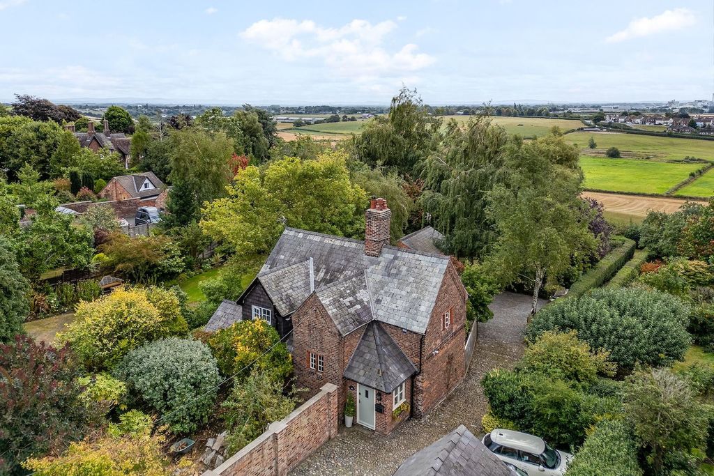 Property photo 1 of 31