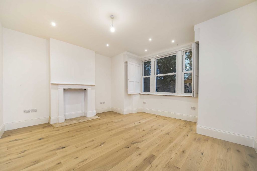 Property photo 3 of 6