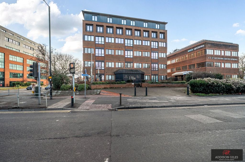 Property photo 1 of 20 Picture No. 08