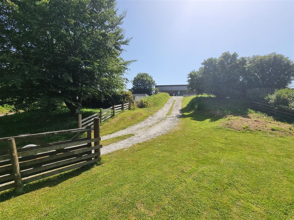 Property photo 3 of 27 Approach.Jpg