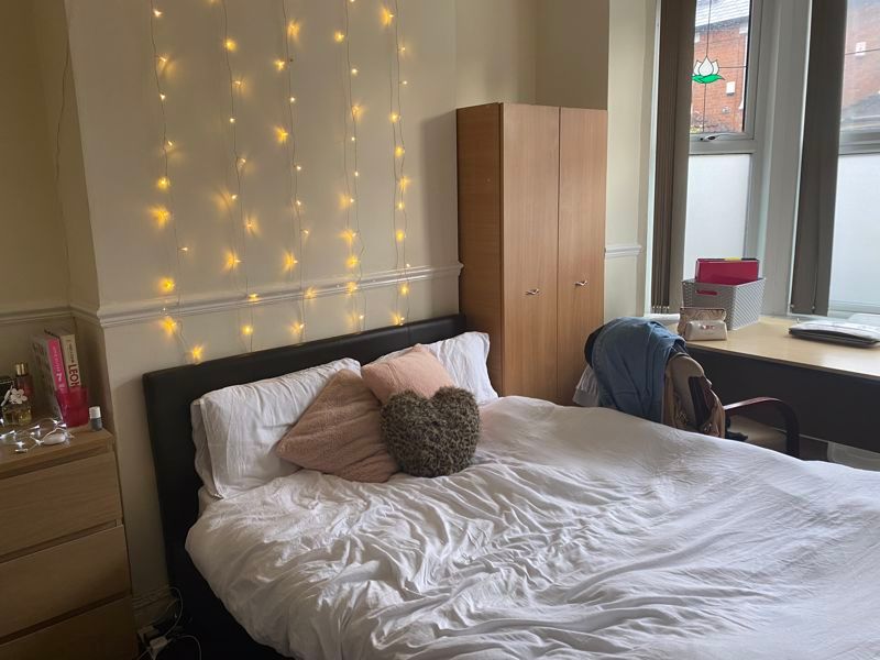 Property photo 2 of 8 Bedroom 1