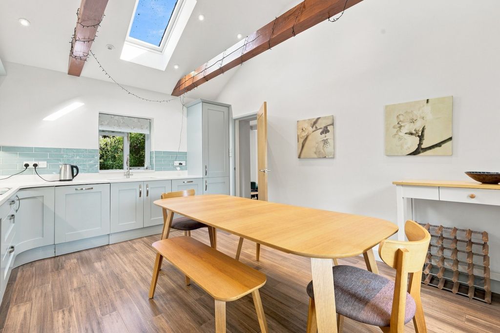 Property photo 3 of 17 Kitchen/Dining