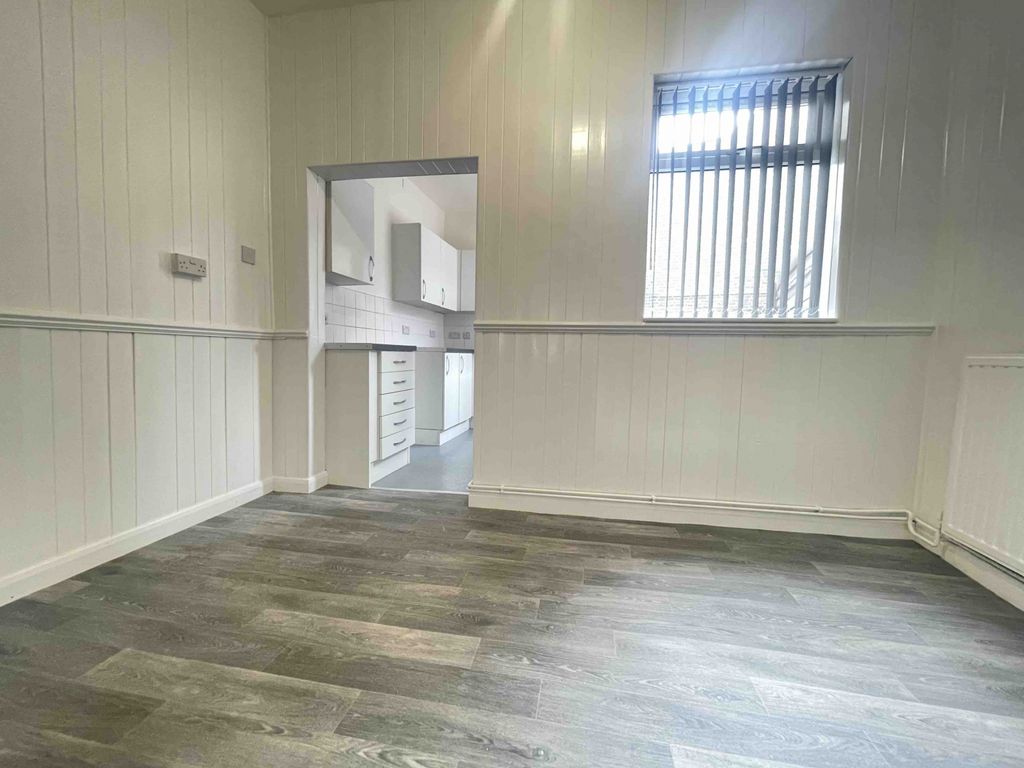 Property photo 3 of 10 Gallery