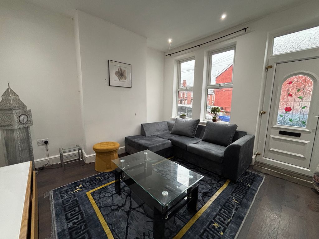 Property photo 1 of 11 Lounge