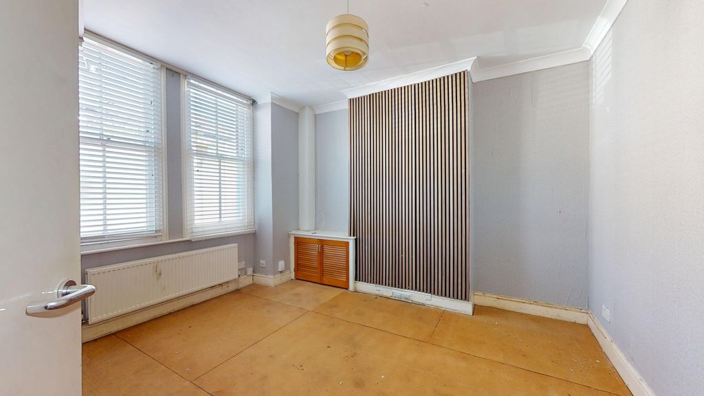 Property photo 3 of 15 25 Prairie Street, Battersea, London, Sw8 3Pl