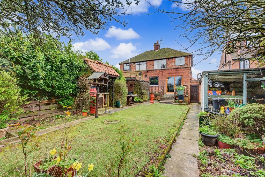 Property photo 2 of 17 Garden_4.Jpeg