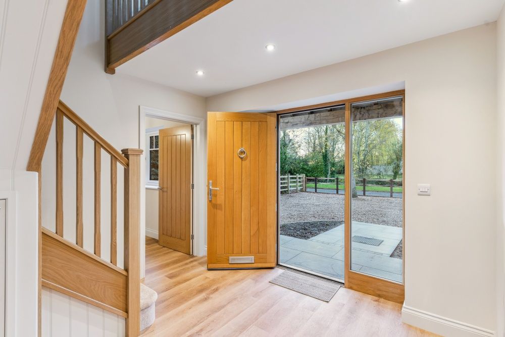 Property photo 2 of 32