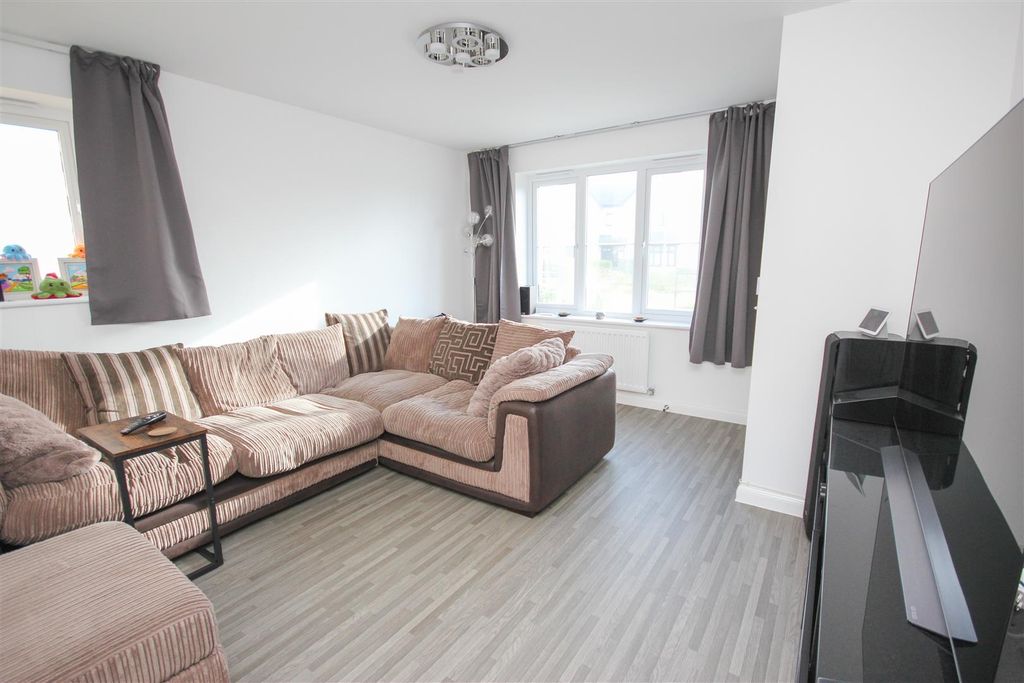 Property photo 2 of 16 Lounge 1.Jpg