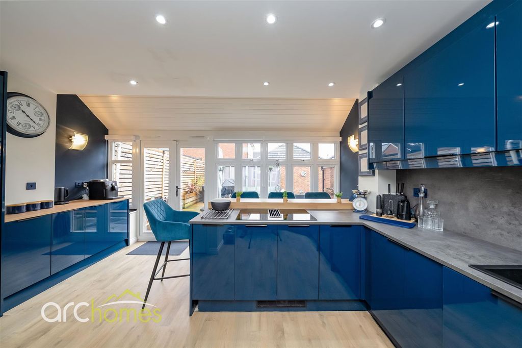 Property photo 3 of 40 Wigan3501-5.Jpg