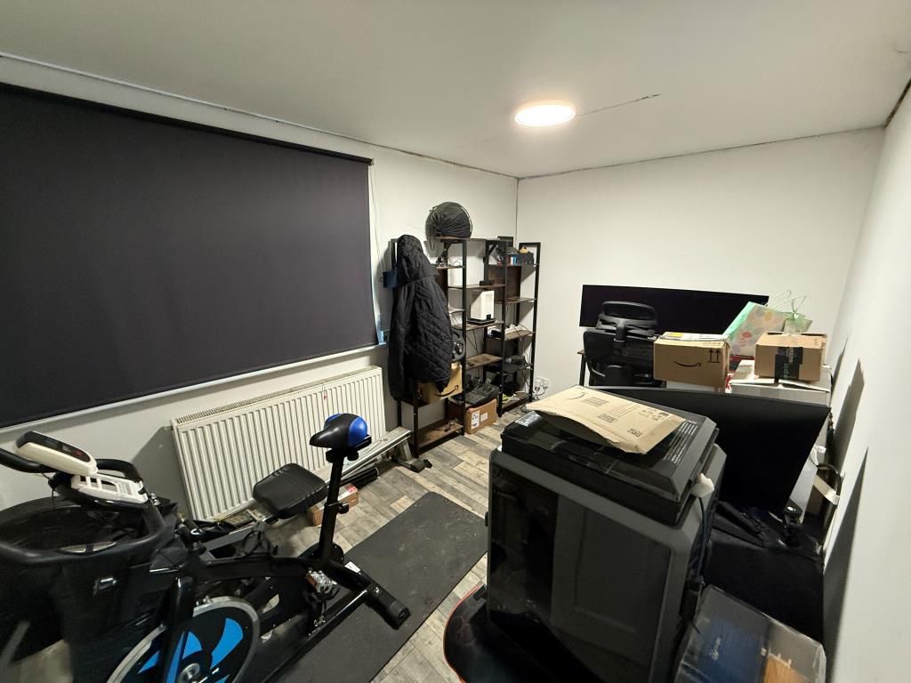 Property photo 3 of 16 Office