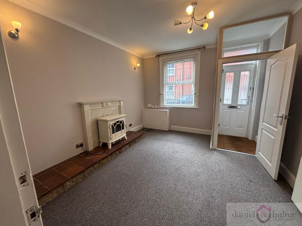 Property photo 3 of 19 6Dbfb47d-Ebfb-46c0-A3E6-6c53De3Ebf1c