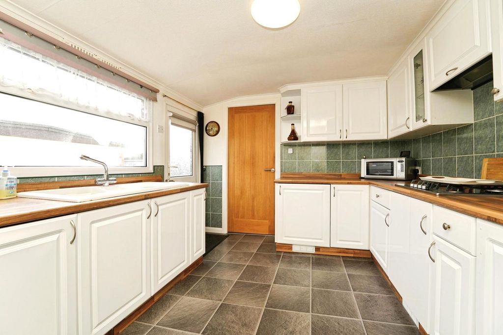Property photo 3 of 18 Pbox-Img.Jpg