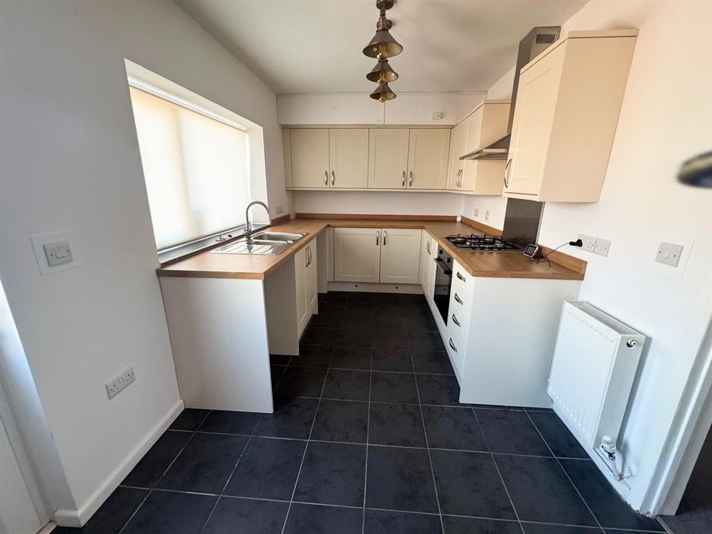 Property photo 3 of 12 Kitchen.Jpg