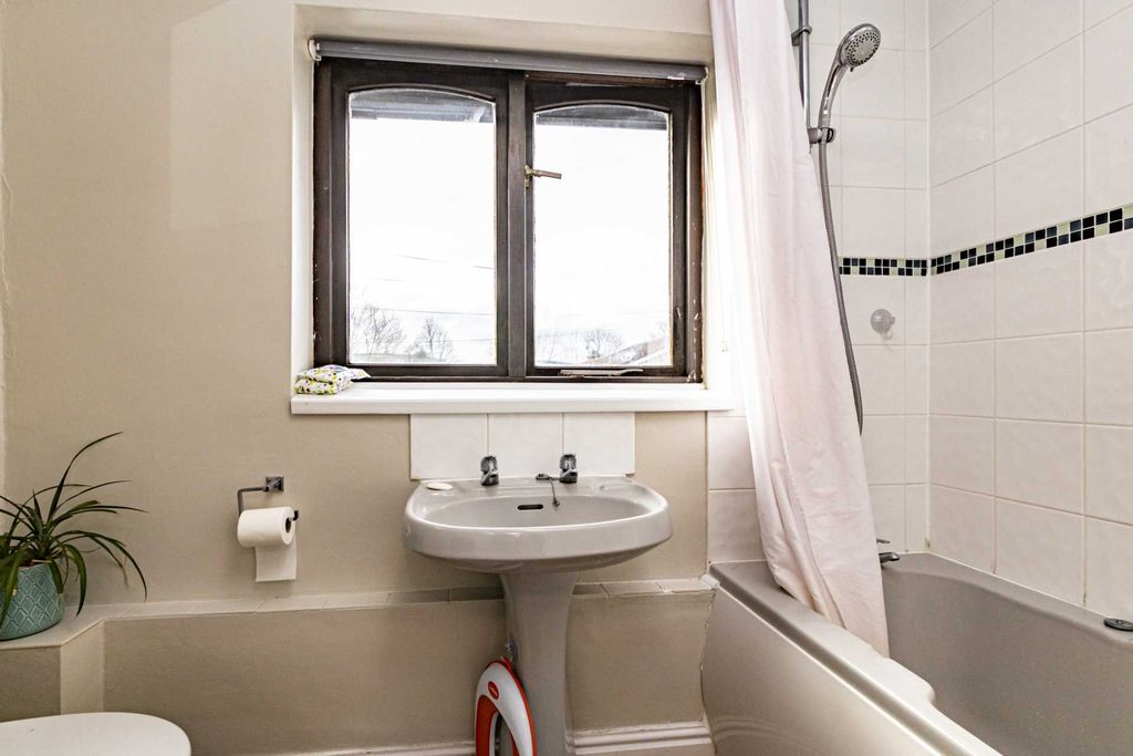 Property photo 2 of 13 Photo