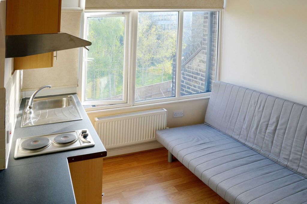 Property photo 1 of 5 Bedroom 2