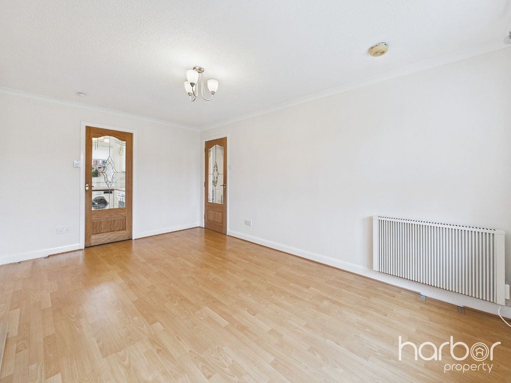 Property photo 3 of 16 4919196