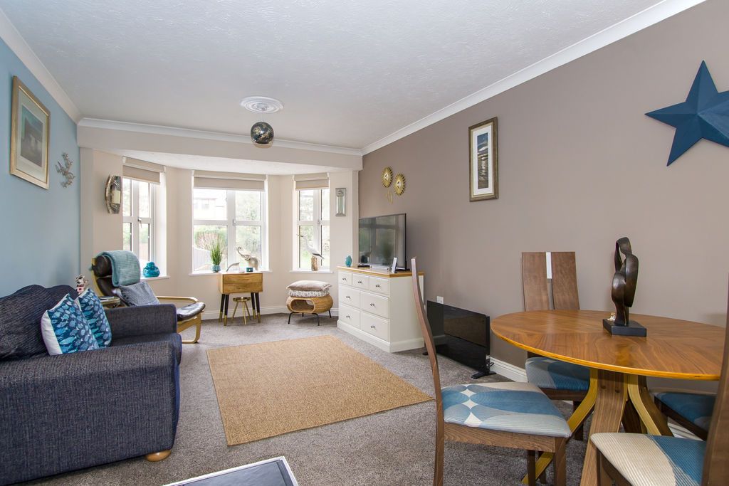 Property photo 2 of 14 Photo 4