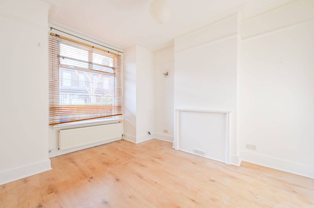 Property photo 2 of 17