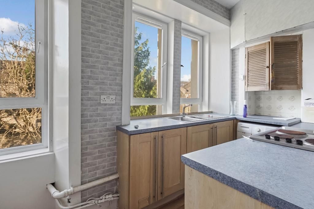 Property photo 3 of 14 Kitchen