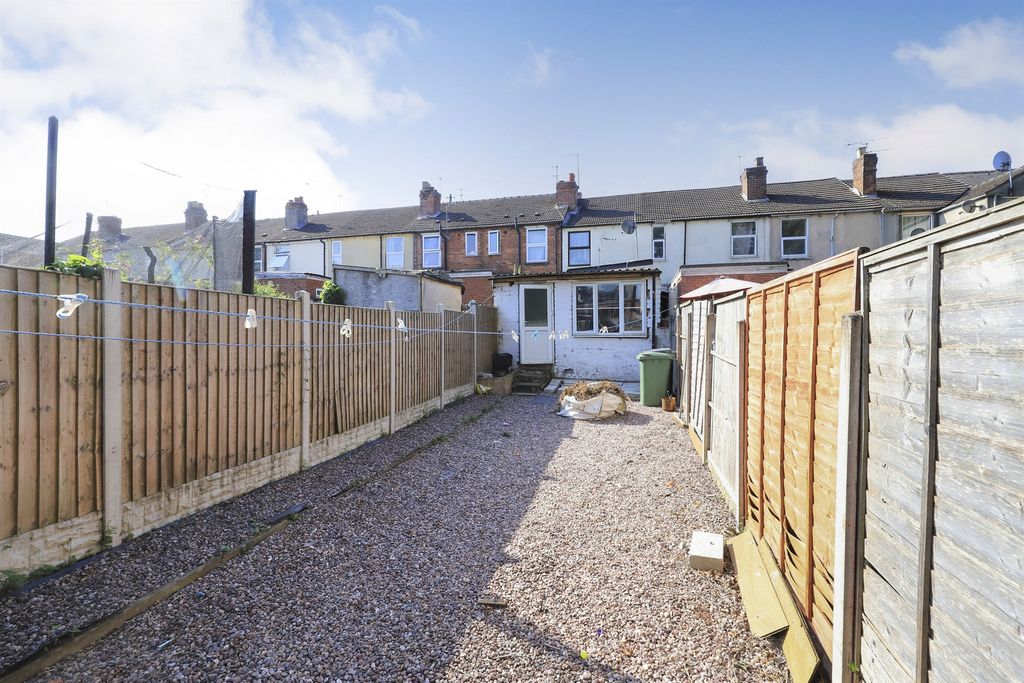 Property photo 2 of 13