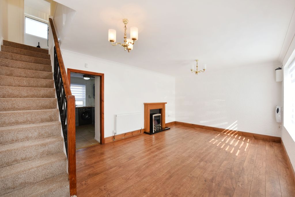Property photo 3 of 16 Photo 11