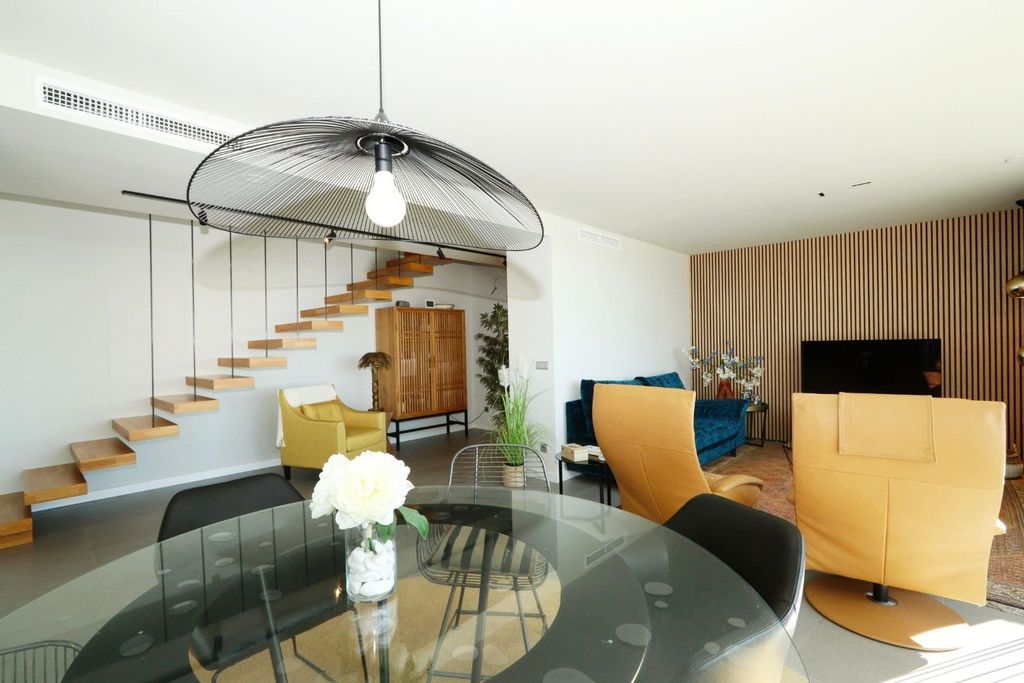 Property photo 3 of 46