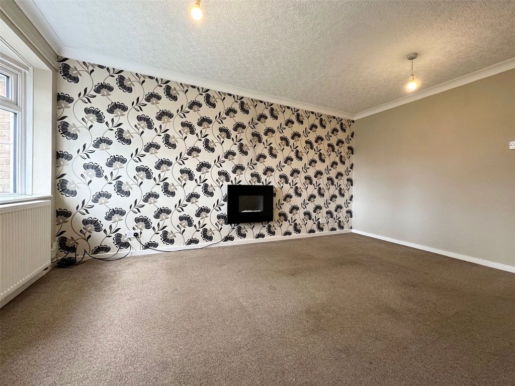 Property photo 2 of 12 Living Room