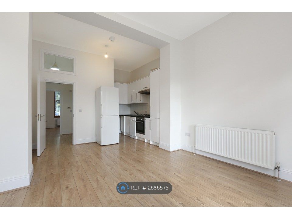 Property photo 3 of 9 Kitchen / Living Room