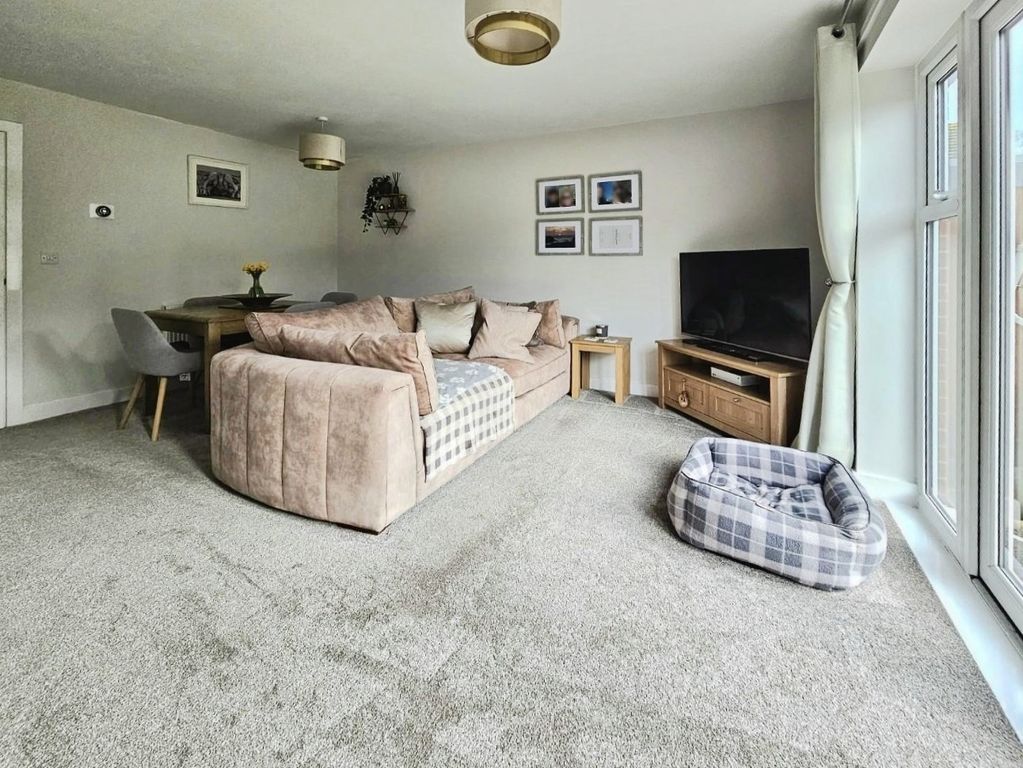 Property photo 3 of 19 Pbox-Img.Jpg