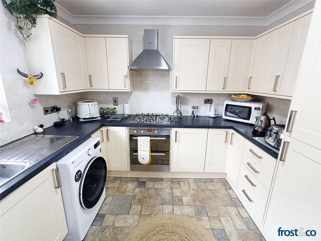 Property photo 2 of 28 Kitchen