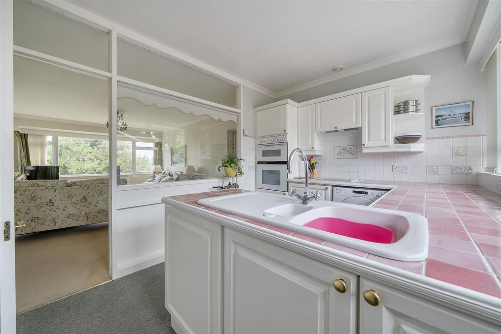 Property photo 3 of 22 Kitchen