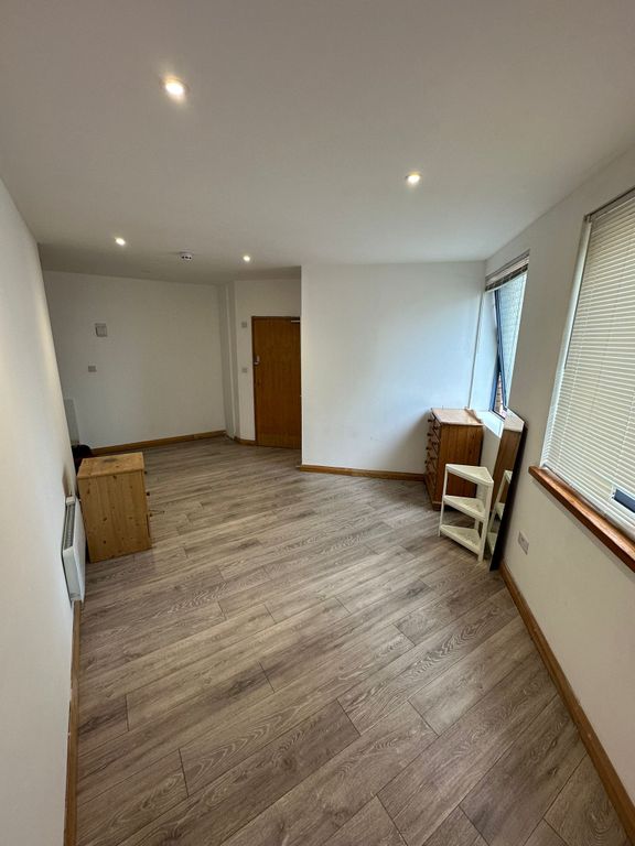 Property photo 1 of 4