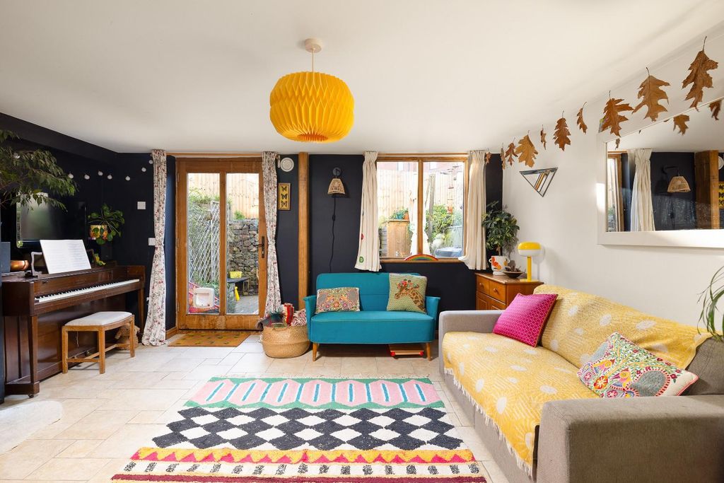 Property photo 1 of 44 Char5474.Jpg