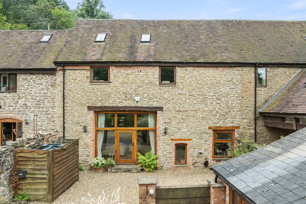 Property photo 2 of 27