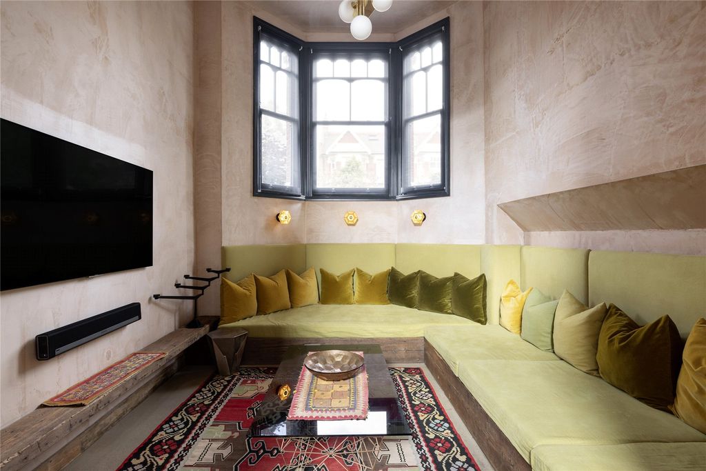 Property photo 3 of 25 Picture No. 01