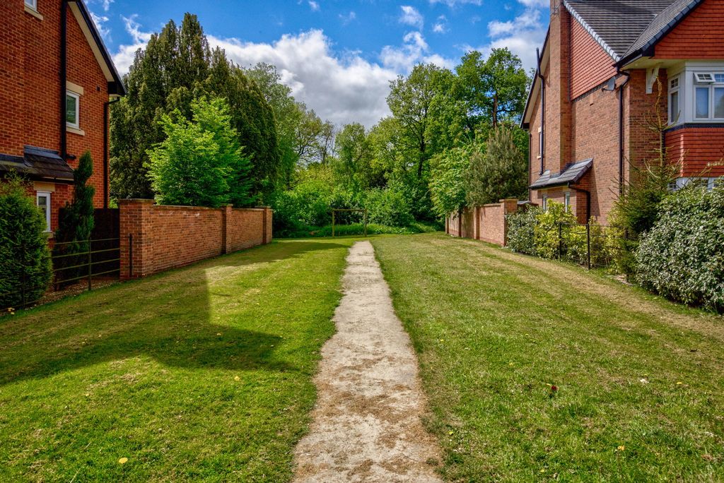 Additional image 19 of 2 bed flat for saleApartment 11, Backford Hall, Blencowe Close, Chester CH1
