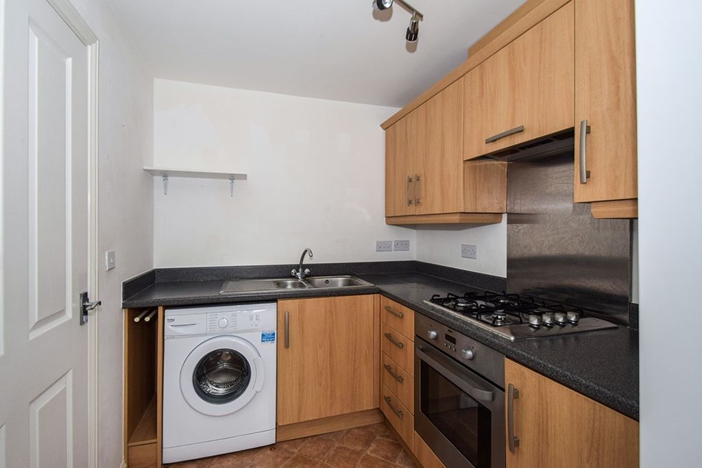 Property photo 3 of 8 Kitchen