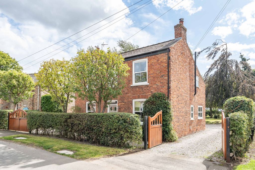 Property photo 1 of 33